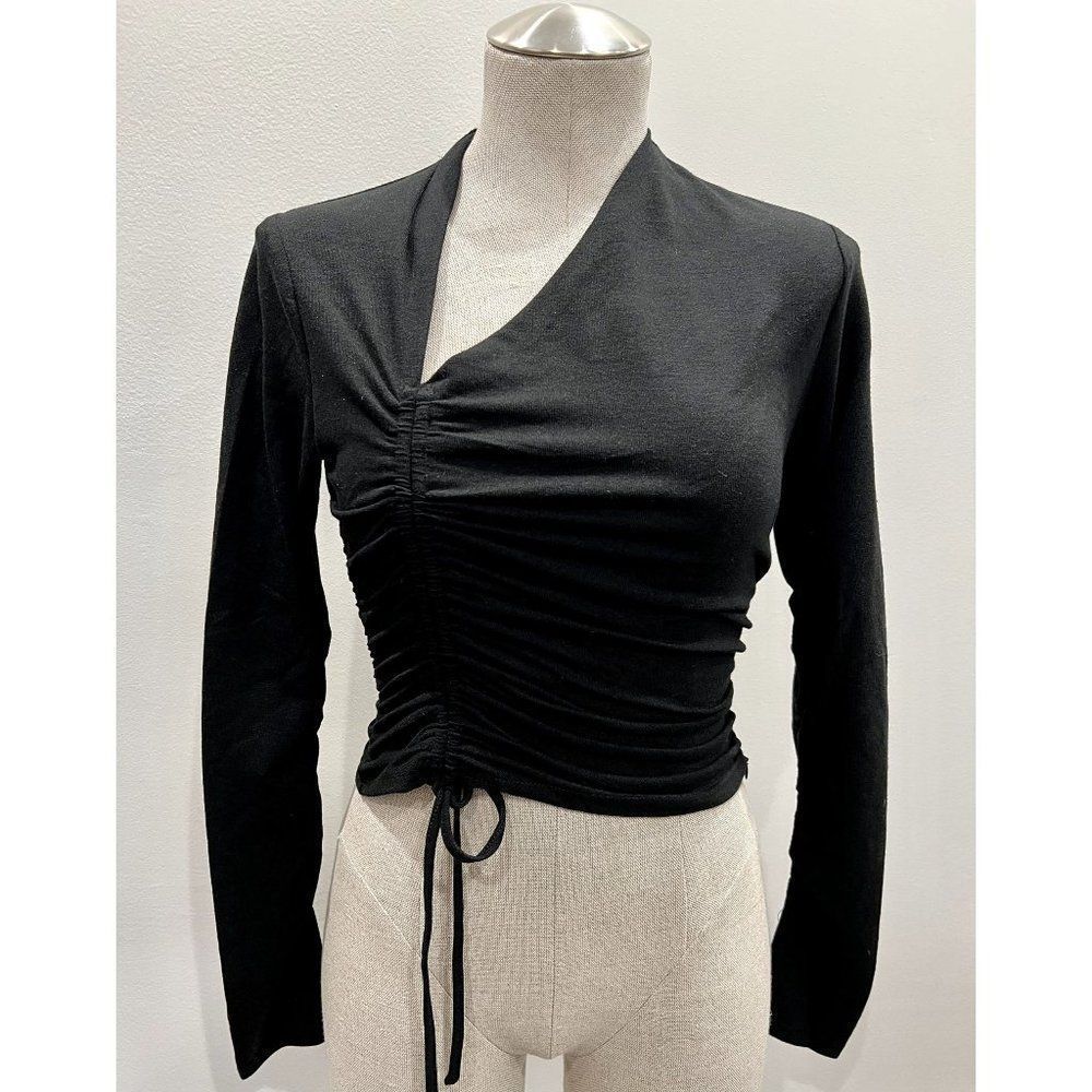 ASTR NWT Asymmetrical Ruched Long Sleeve Top in Black Size S - Picture 2 of 5